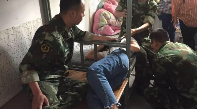 女士比身材引来警察 女士比身材引来警察