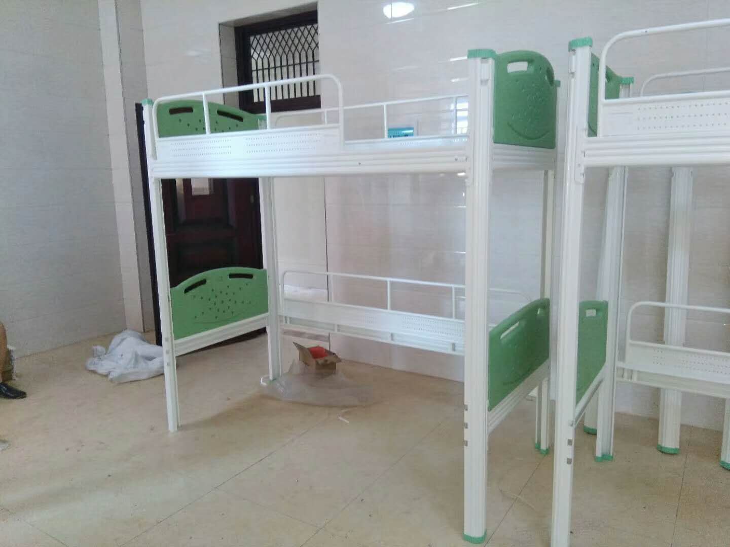 单连单人位公寓床